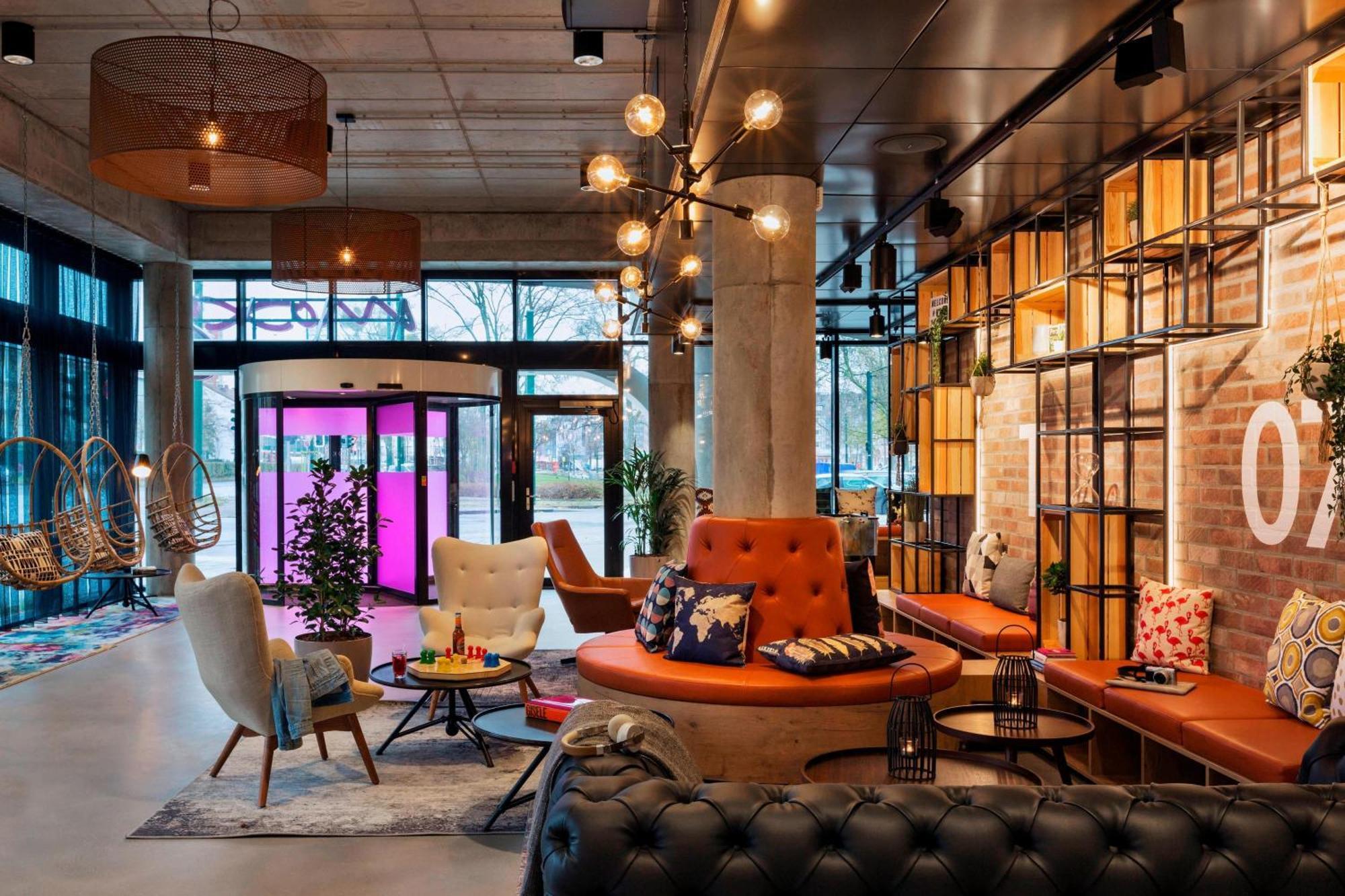 Moxy Duesseldorf South Düsseldorf Exterior foto